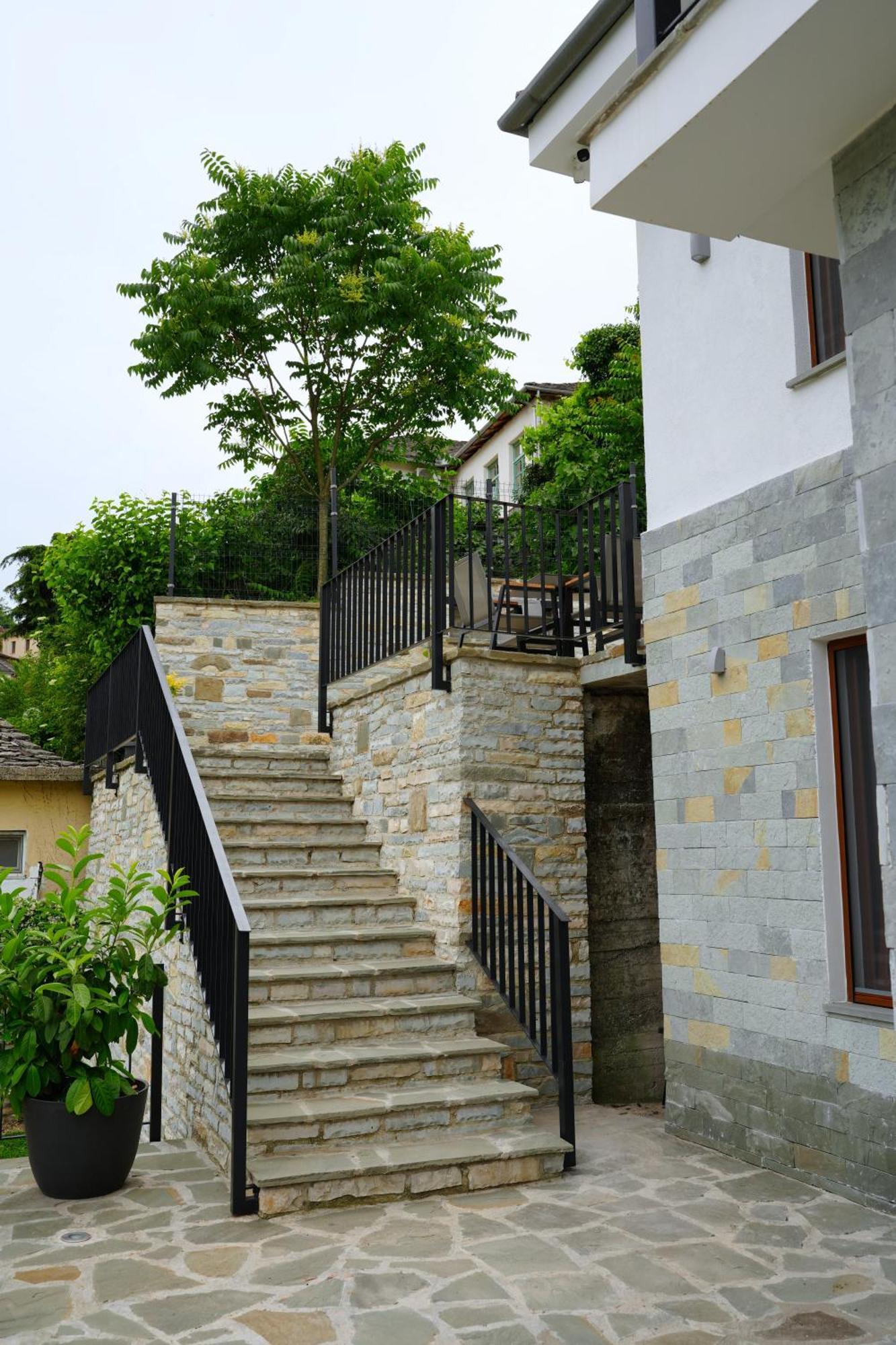 Castlefront Villa Gjirokastra Zewnętrze zdjęcie